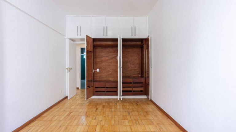 Imagem Imóvel com 3 Quartos à Venda, 128 m² em Copacabana - Rio De Janeiro Imagem Imóvel com 3 Quartos à Venda, 128 m² em Copacabana - Rio De Janeiro
