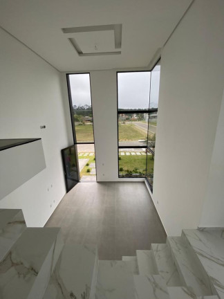 Imagem Casa com 4 Quartos à Venda, 255 m² em Ingleses Do Rio Vermelho - Florianópolis