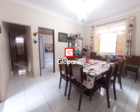 Imagem Casa com 3 Quartos à Venda, 300 m² em Sagrada Familia - Montes Claros Imagem Casa com 3 Quartos à Venda, 300 m² em Sagrada Familia - Montes Claros