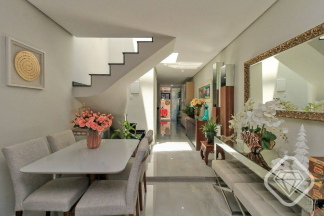 Imagem Casa com 2 Quartos à Venda, em Hípica - Porto Alegre Imagem Casa com 2 Quartos à Venda, em Hípica - Porto Alegre