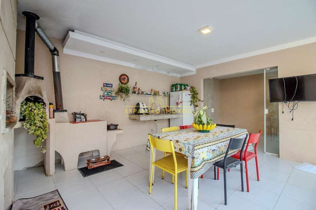 Imagem Casa com 4 Quartos à Venda, 260 m² em São João Do Rio Vermelho - Florianópolis Imagem Casa com 4 Quartos à Venda, 260 m² em São João Do Rio Vermelho - Florianópolis