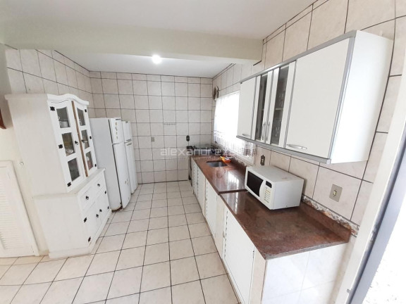 Imagem Sobrado com 3 Quartos para Temporada, em Bombas - Bombinhas Imagem Sobrado com 3 Quartos para Temporada, em Bombas - Bombinhas