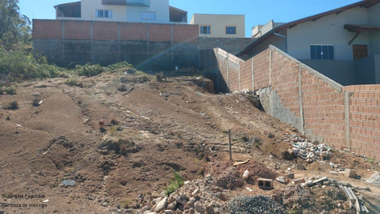 Imagem Terreno à Venda, 635 m² em Loteamento Residencial Tiradentes - Poços De Caldas Imagem Terreno à Venda, 635 m² em Loteamento Residencial Tiradentes - Poços De Caldas