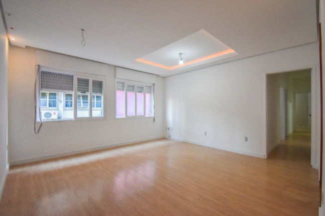 Imagem Imóvel com 3 Quartos à Venda, 94 m² em Menino Deus - Porto Alegre Imagem Imóvel com 3 Quartos à Venda, 94 m² em Menino Deus - Porto Alegre