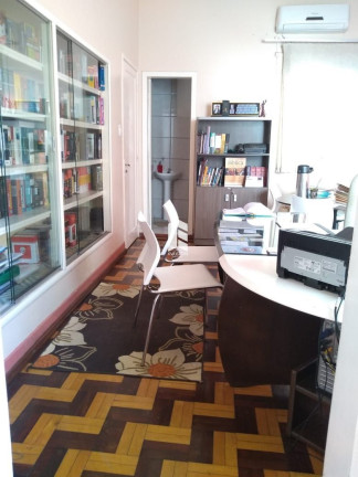 Imagem Casa com 5 Quartos à Venda, em Centro - Santa Maria Imagem Casa com 5 Quartos à Venda, em Centro - Santa Maria