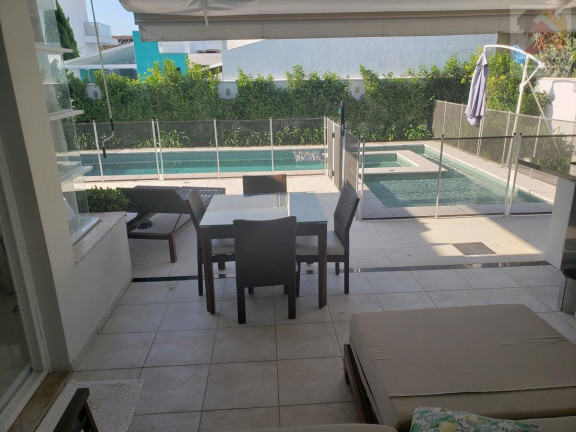 Imagem Casa com 5 Quartos à Venda, 450 m² em Jurerê Internacional - Florianópolis Imagem Casa com 5 Quartos à Venda, 450 m² em Jurerê Internacional - Florianópolis
