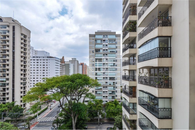 Imagem Apartamento com 3 Quartos à Venda, 135 m² em Moema - São Paulo Imagem Apartamento com 3 Quartos à Venda, 135 m² em Moema - São Paulo