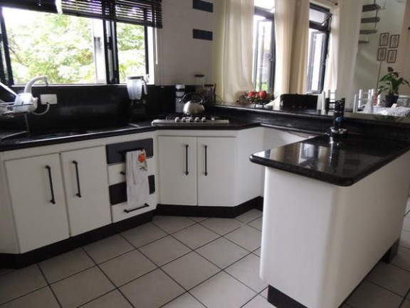 Imagem Casa com 3 Quartos à Venda, 310 m² em Costa E Silva - Joinville