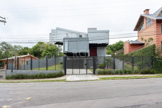 Imagem Casa com 3 Quartos à Venda, 333 m² em Teresópolis - Porto Alegre Imagem Casa com 3 Quartos à Venda, 333 m² em Teresópolis - Porto Alegre