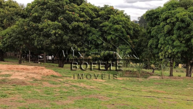 Imagem Imóvel com 1 Quarto à Venda, 10.000 m² em Vale Verde - Bofete Imagem Imóvel com 1 Quarto à Venda, 10.000 m² em Vale Verde - Bofete