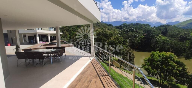 Imagem Casa com 7 Quartos à Venda, 764 m² em Centro - Cachoeiras De Macacu Imagem Casa com 7 Quartos à Venda, 764 m² em Centro - Cachoeiras De Macacu