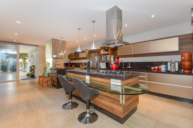 Imagem Casa com 5 Quartos à Venda, 396 m²em Tingui - Curitiba