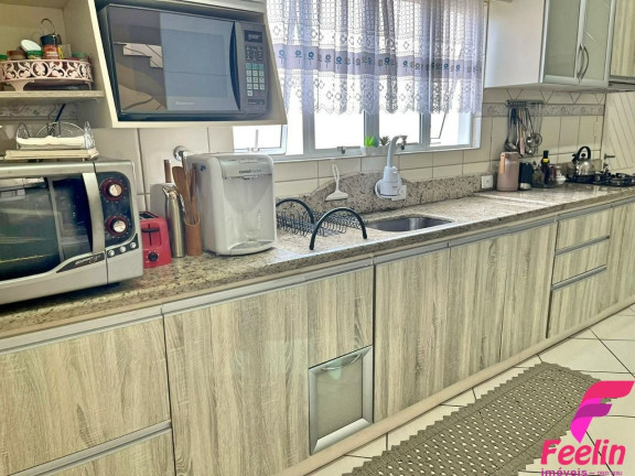 Imagem Casa com 3 Quartos à Venda, 227 m² em Carianos - Florianópolis Imagem Casa com 3 Quartos à Venda, 227 m² em Carianos - Florianópolis