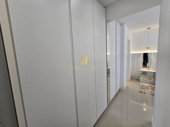 Imagem Apartamento com 3 Quartos à Venda, 117 m² em Centro - Balneário Camboriú Imagem Apartamento com 3 Quartos à Venda, 117 m² em Centro - Balneário Camboriú