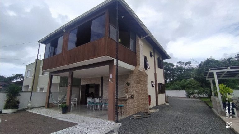 Imagem Sobrado com 4 Quartos para Temporada, 350 m² em Balneário Mariluz - Itapoá Imagem Sobrado com 4 Quartos para Temporada, 350 m² em Balneário Mariluz - Itapoá