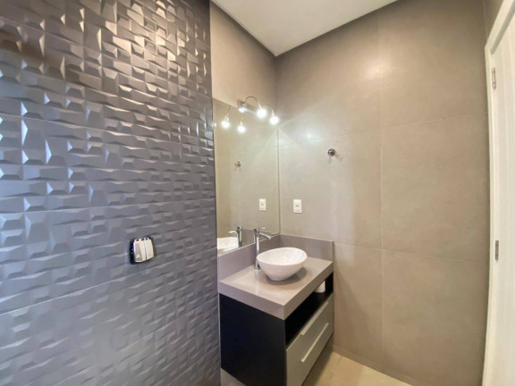 Imagem Sobrado com 4 Quartos à Venda, 413 m² em Centro - Cascavel