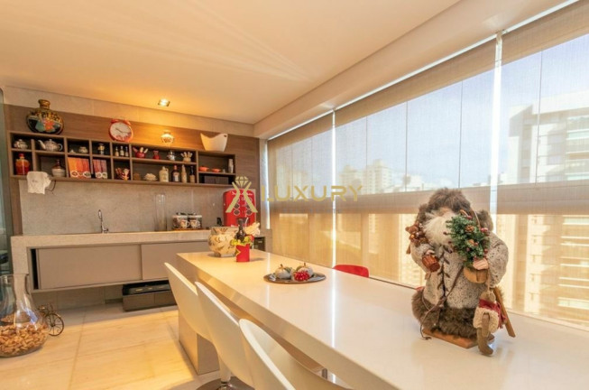 Imagem Imóvel com 4 Quartos à Venda, 274 m² em Vila Da Serra - Nova Lima Imagem Imóvel com 4 Quartos à Venda, 274 m² em Vila Da Serra - Nova Lima