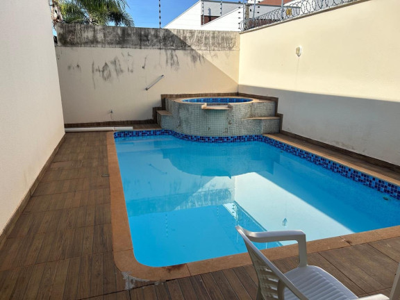 Casa com 3 Quartos à Venda, 280 m²