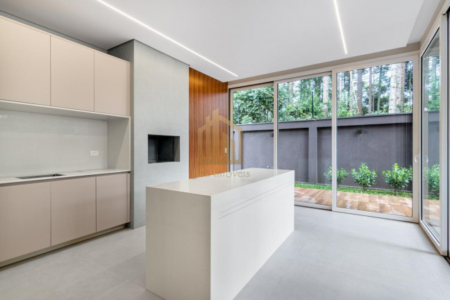 Imagem Casa com 3 Quartos à Venda, 300 m² em Santa Felicidade - Curitiba Imagem Casa com 3 Quartos à Venda, 300 m² em Santa Felicidade - Curitiba