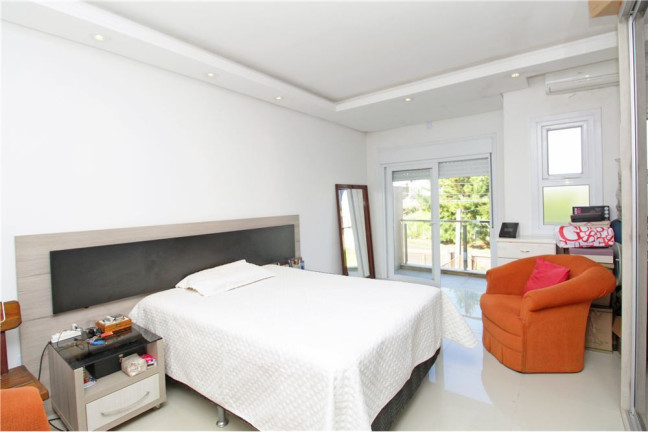 Imagem Casa com 3 Quartos à Venda, em Guarujá - Porto Alegre Imagem Casa com 3 Quartos à Venda, em Guarujá - Porto Alegre