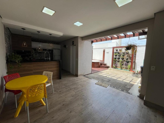 Imagem Casa com 3 Quartos à Venda, 167 m² em Jardim Imperial - Cuiabá Imagem Casa com 3 Quartos à Venda, 167 m² em Jardim Imperial - Cuiabá