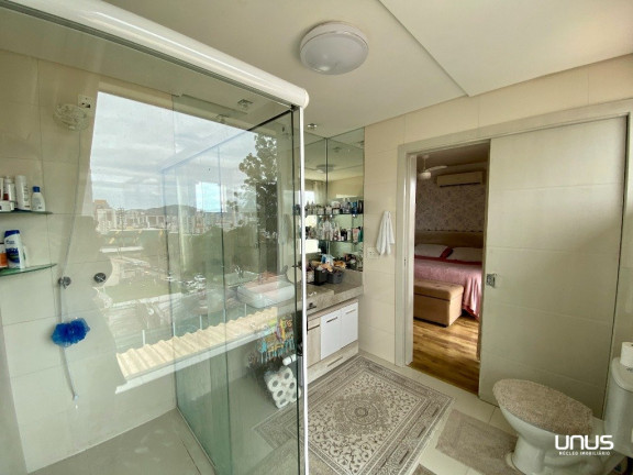 Imagem Casa com 3 Quartos à Venda, 300 m² em Estreito - Florianópolis