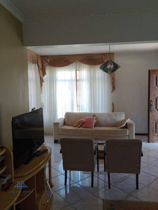 Imagem Casa com 6 Quartos à Venda, 250 m² em Capoeiras - Florianópolis Imagem Casa com 6 Quartos à Venda, 250 m² em Capoeiras - Florianópolis