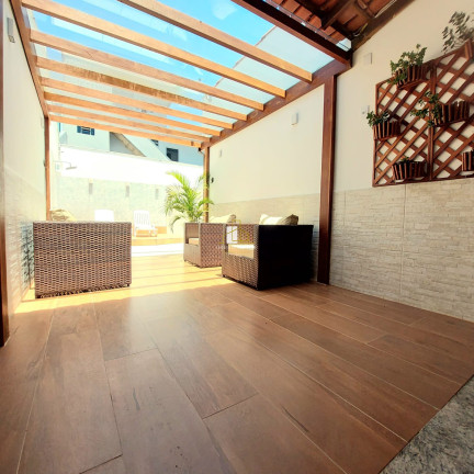 Imagem Casa com 3 Quartos à Venda, 248 m² em Parque Residencial Laranjeiras - Serra