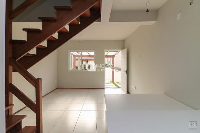 Imagem Casa com 2 Quartos à Venda, 60 m² Imagem Casa com 2 Quartos à Venda, 60 m²