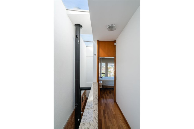 Imagem Casa com 2 Quartos à Venda, em Medianeira - Porto Alegre Imagem Casa com 2 Quartos à Venda, em Medianeira - Porto Alegre