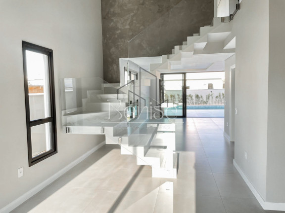 Imagem Casa com 4 Quartos à Venda, 285 m² em Santa Regina - Camboriú