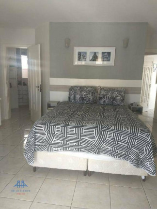 Imagem Casa com 3 Quartos à Venda, 250 m² em Carianos - Florianópolis Imagem Casa com 3 Quartos à Venda, 250 m² em Carianos - Florianópolis