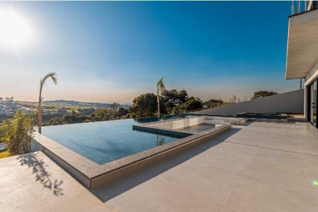 Sobrado com 4 Quartos à Venda, 620 m² em Usina - Atibaia