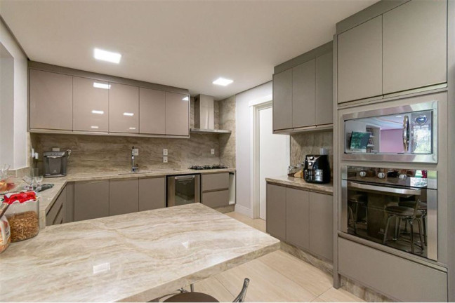 Imagem Casa com 3 Quartos à Venda, 324 m² em Três Figueiras - Porto Alegre Imagem Casa com 3 Quartos à Venda, 324 m² em Três Figueiras - Porto Alegre