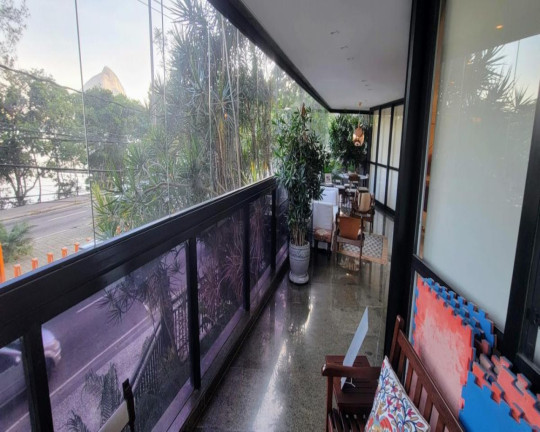 Imagem Imóvel com 4 Quartos à Venda, 304 m² em Lagoa - Rio De Janeiro Imagem Imóvel com 4 Quartos à Venda, 304 m² em Lagoa - Rio De Janeiro