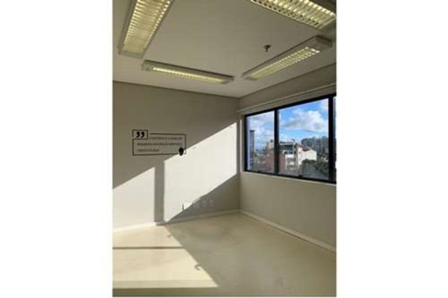 Imagem Sala Comercial à Venda, 25 m² em Menino Deus - Porto Alegre Imagem Sala Comercial à Venda, 25 m² em Menino Deus - Porto Alegre