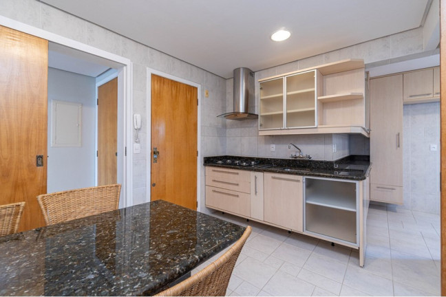 Imagem Apartamento com 3 Quartos à Venda, 110 m² em Petrópolis - Porto Alegre Imagem Apartamento com 3 Quartos à Venda, 110 m² em Petrópolis - Porto Alegre