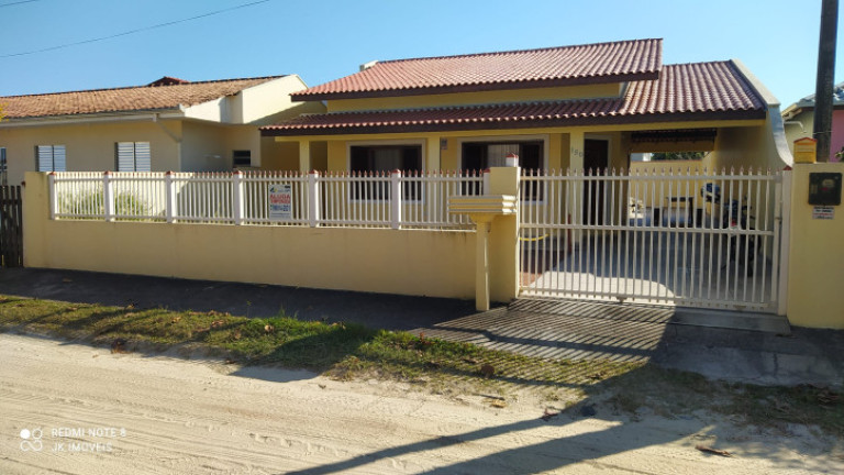 Imagem Casa com 4 Quartos para Temporada, 180 m² em Balneário Cambiju - Itapoá Imagem Casa com 4 Quartos para Temporada, 180 m² em Balneário Cambiju - Itapoá