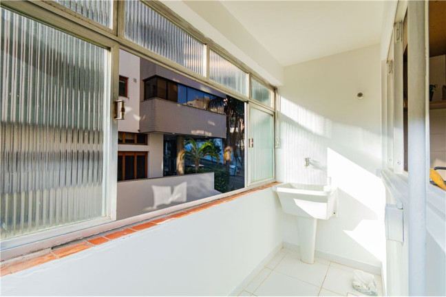 Imagem Imóvel com 2 Quartos à Venda, em Rio Branco - Porto Alegre Imagem Imóvel com 2 Quartos à Venda, em Rio Branco - Porto Alegre