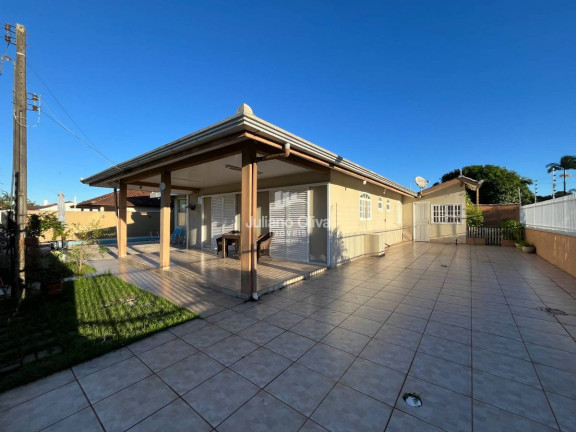 Sobrado com 6 Quartos à Venda, 163 m² em Barra Do Sai - Itapoá