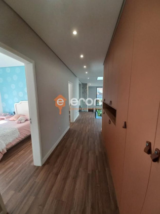 Imagem Casa com 3 Quartos à Venda, 377 m²