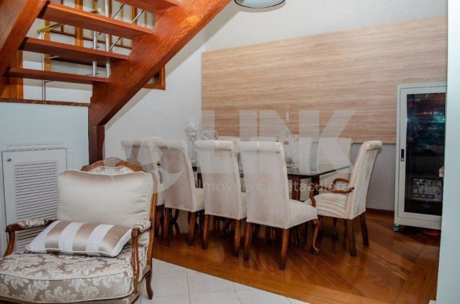 Imagem Casa com 5 Quartos à Venda, 550 m² em Chácara Das Pedras - Porto Alegre Imagem Casa com 5 Quartos à Venda, 550 m² em Chácara Das Pedras - Porto Alegre