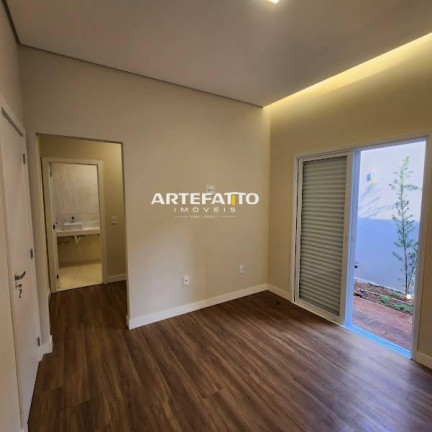Imagem Casa com 4 Quartos à Venda, 244 m² Imagem Casa com 4 Quartos à Venda, 244 m²