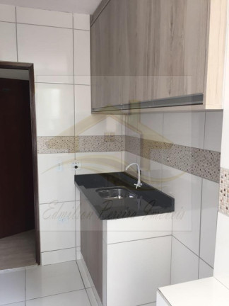 Imagem Apartamento com 3 Quartos à Venda, 55 m² em Cláudia - Londrina