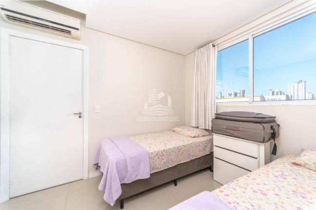 Imagem Apartamento com 2 Quartos à Venda, 67 m² em Centro - Balneário Camboriú