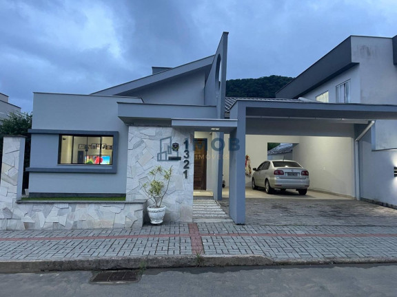 Casa com 3 Quartos à Venda, 196 m² em Rio Hern - Schroeder