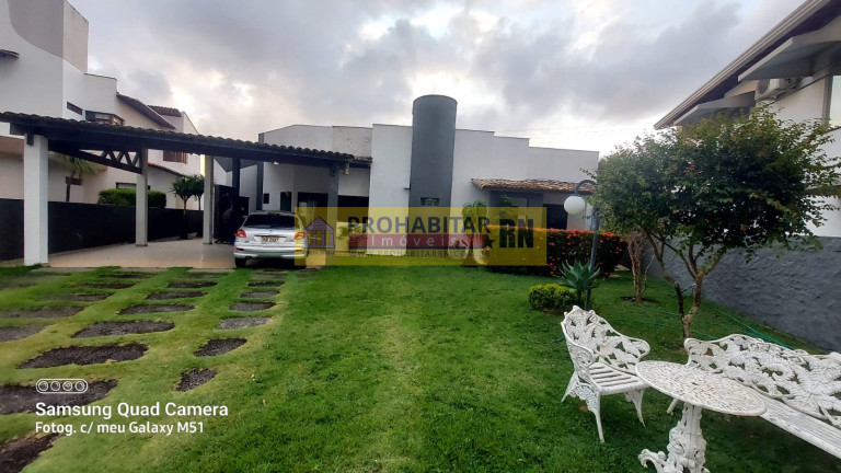 Casa de Condomínio com 4 Quartos à Venda, 300 m² em Candelária - Natal