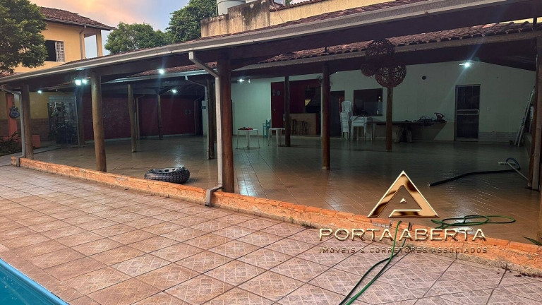 Imagem Chácara com 5 Quartos à Venda, 160 m² em Santa Maria - Timóteo Imagem Chácara com 5 Quartos à Venda, 160 m² em Santa Maria - Timóteo