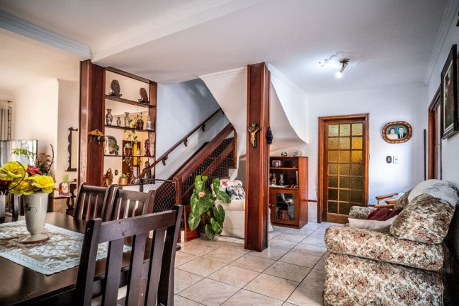 Imagem Casa com 3 Quartos à Venda, 247 m² em Jardim Planalto - Porto Alegre Imagem Casa com 3 Quartos à Venda, 247 m² em Jardim Planalto - Porto Alegre