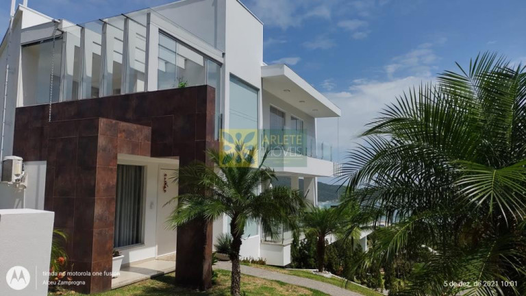 Imagem Casa com 4 Quartos à Venda, 513 m² em Centro - Bombinhas Imagem Casa com 4 Quartos à Venda, 513 m² em Centro - Bombinhas